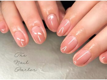 ザ ネイル パーラー 博多駅(The Nail Parlor)の写真/仕事中でもつい眺めてしまう指先へ。短い爪でも上品に整え、持ちの良さにもこだわります。