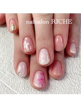 リッシュ(RICHE)/白とピンクの桜ネイル