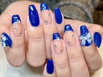 レミア 関内(REMIA)/11月　ブルーデザインネイル