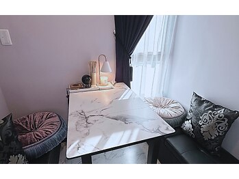 ツキ(TUKI+)/完全個室の占いルームになります