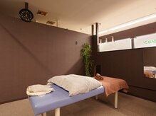 尾張復活堂整体/ブラウン基調落ち着く店内です