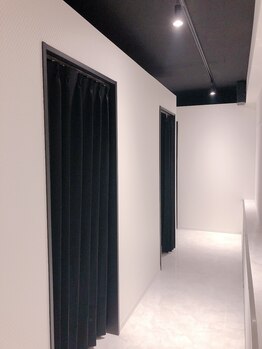 ヘッドミント 池袋店/店内は個室になっております。