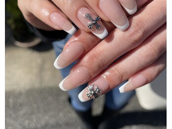 王道白フレンチネイル