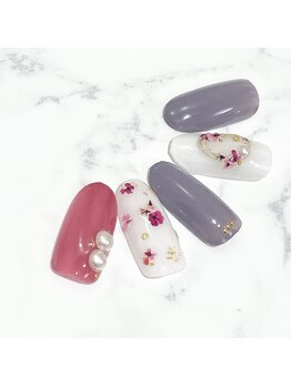 ソイン キタガタ(so-in kitagata)/押し花ネイル