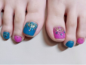 リノネイル(LINO NAIL)の写真/【22時まで営業☆ザ・モール仙台長町近く】まだまだフットネイルで可愛い足元に♪フット限定クーポン有◎