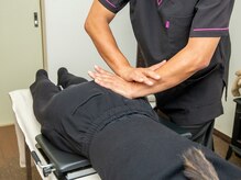 もみほぐしに加え、骨格調整にも対応させて頂いております。