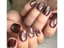 豊富なデザインが自慢！人気のマグネットネイルが初回\6600～！