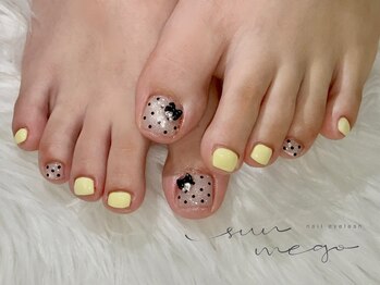 サンミーゴネイル 神戸店(Sunmego Nail)の写真/流行りのドットネイルにマグネットの輝きをプラス☆パステルイエローで指先から華やかに彩ります！
