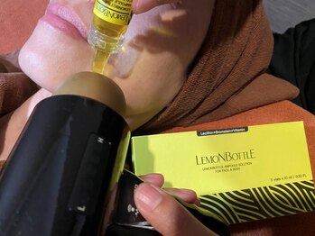 アマンビューティーリゾートの写真/韓国発!ダウンタイムゼロで話題のレモンボトル☆脂肪を分解し、顎下・口元すっきりフェイスラインへ♪