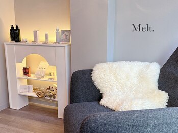 施術は全てリクライニングで。＊