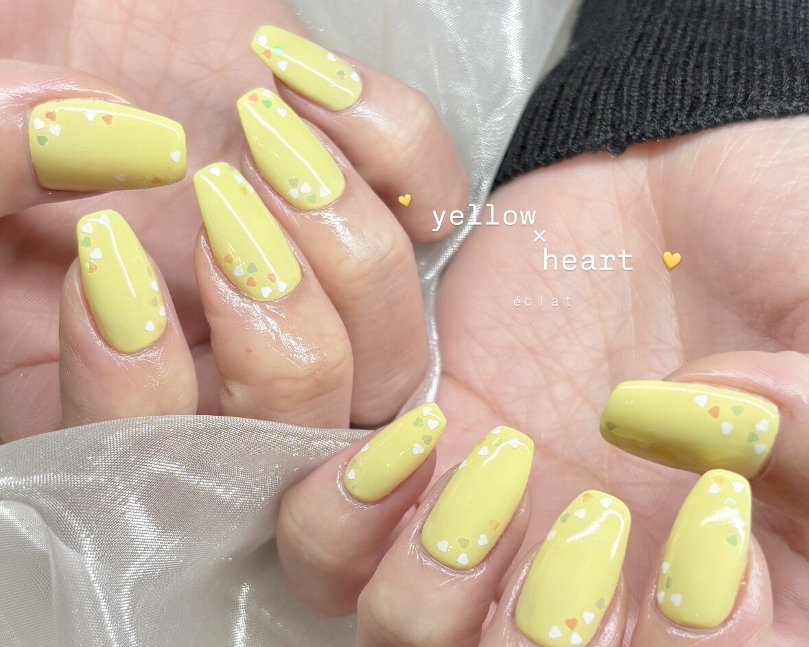 2025年-2026年冬トレンド】イエロー ハートのネイルデザイン集｜人気順