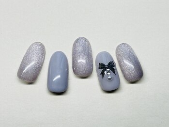 オフィス系ネイルでおしゃれに