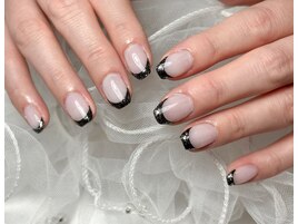 黒フレンチネイル