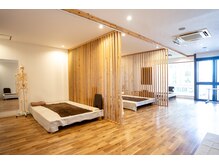 佐賀リカバリング整体院 大財院の雰囲気（広々とした作りで、仕切りあり、プライベート空間もあるので安心）