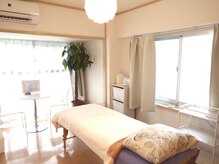 ディオーネ 湘南藤沢店(Dione)/海テイストの明るい店内☆