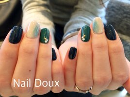 ネイビーグリーン