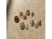 シルニー リム(Silny rim)/アシンメトリーニュアンスネイル