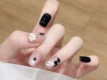 シンプルの中にも、遊びゴコロのあるネイルデザインをご提供します。