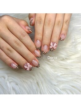 人気のレオパフレンチネイル