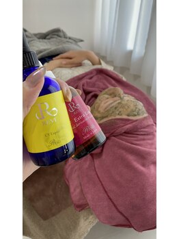 ホナ(HONA)/ハーブピーリングの様子