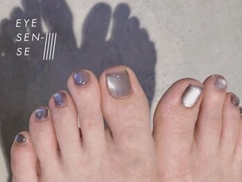 アイセンスビビ 新さっぽろ店(EYE SENSE Bivi)の写真/【FOOTnail/角質ケア】人気のマグネットやお洒落なone colorネイルで足元を綺麗に演出♪かかと悩みも改善◎