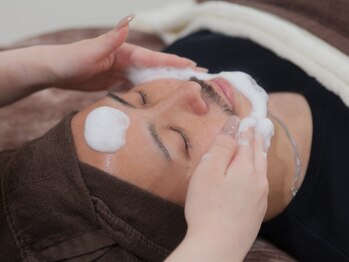 エレナ(ELENA)の写真/【REVI】で頑固な毛穴汚れをごっそり除去★毛穴の開き/黒ずみ/角質除去/肌のごわつきを解消♪