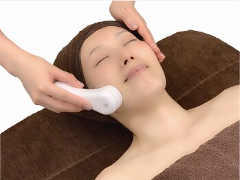 オーブエステティックサロン/3　エレクトロポレーション導入