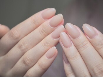 オトナネイル(otona nail)の写真/【講師も務める爪のプロが爪悩みを解決】手間暇かけた美爪ケアでお化粧出来ないすっぴん手元にも自信。