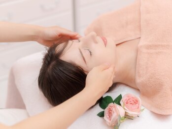 フォリウムフロリス タカラヅカ サロン・ド・馬車道の写真/40代~50代のお肌に合わせてくすみ・ほうれい線ケア◎術後のお肌の透明感UPを実感!お悩みご相談ください♪