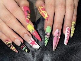 ネオン海外ギャル