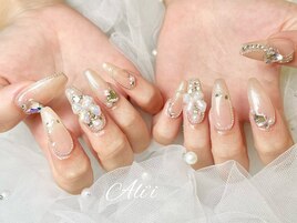 綺麗めゴテゴテネイル