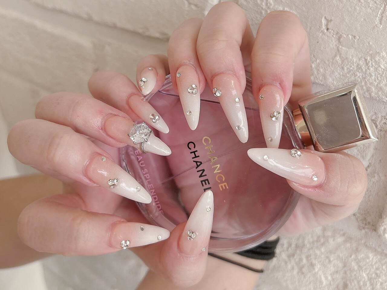 最終価格！！シャネル  ネイル六本セット シャネルの限定ネイル6色は夏のパステルマット。TikTokクリエイター
