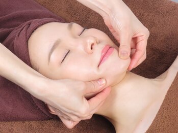 顔ジム 麻布店の写真/【速攻実感!!】メディアで話題の希少技術「顔の筋膜リリース」で圧倒的小顔!初回限定→3,980円