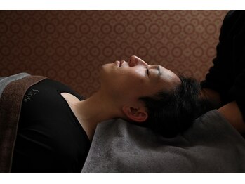 スイミンテラス 八丁堀店/ドライヘッドスパ施術風景