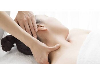 ルーメ(Lume)/ドライヘッドスパ施術【肩こり】