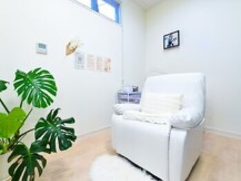 アミリービューティー バイ ジルブラン(Amily beauty by JIL BLAN)の写真/《プライベート空間×土浦駅近》新登場の隠れ家サロン。丁寧な相談で目元のコンプレックスを魅力に変える！