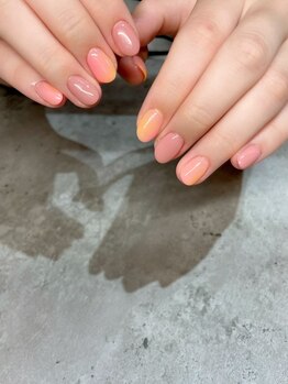 エム(em)/桃ネイル