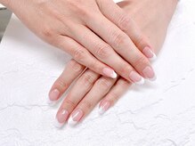 モモ(MOMO)/バイカラーフレンチ