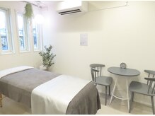 サロン テン(salon TEN)/内観