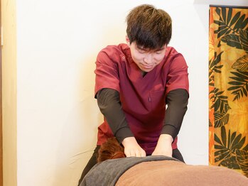 モモサロン(MoMo Salon)の写真/【初回全身もみほぐし60分 3300円】整体師による本格もみほぐしで、癒されながら深い疲れをしっかり解消★