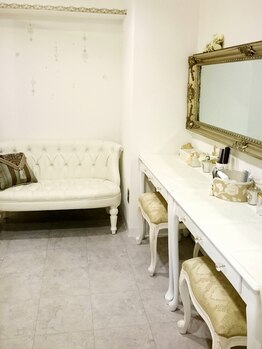 カロン(kalon)/ドレッサー完備！！