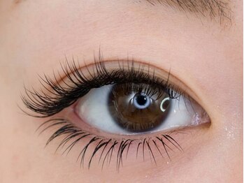 リアンボーテ(Lien Beaute)の写真/≪目元ぱっちりアイリッドアップパーマ≫一人一人に合わせたロッドで目元をデザイン♪