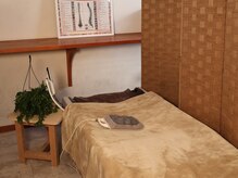 ポノリラックス(pono relax)の雰囲気（脊椎を計測＆全身を温めながら症状改善「セラゼムマスターV3」◎）
