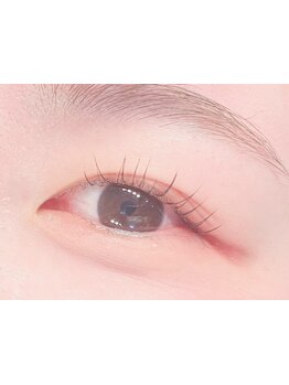 ナチュラル上品な目元にしたい