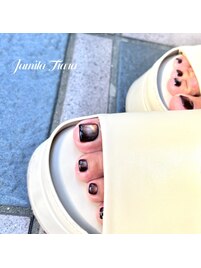 魅惑のフットマグネットネイル