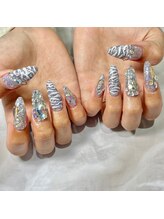 シェリ バイ ラズライト(Cherie By.Laslight)/ゼブラ柄ネイル