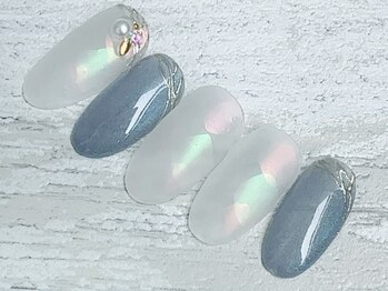 奥行き感!プリズムネイル