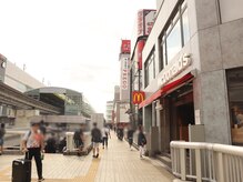 エマ(EMMA)/マック前を直進