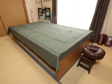 かねこ均整院の雰囲気（ヨガマットを敷いていますのでお体の負担も少ないです♪）