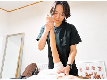 アイノテ メディカルボディケア(Ainote medical body care)の写真/理学療法士の検査で安心!肩の痛み専門整体で、つらい痛みに安らぎを